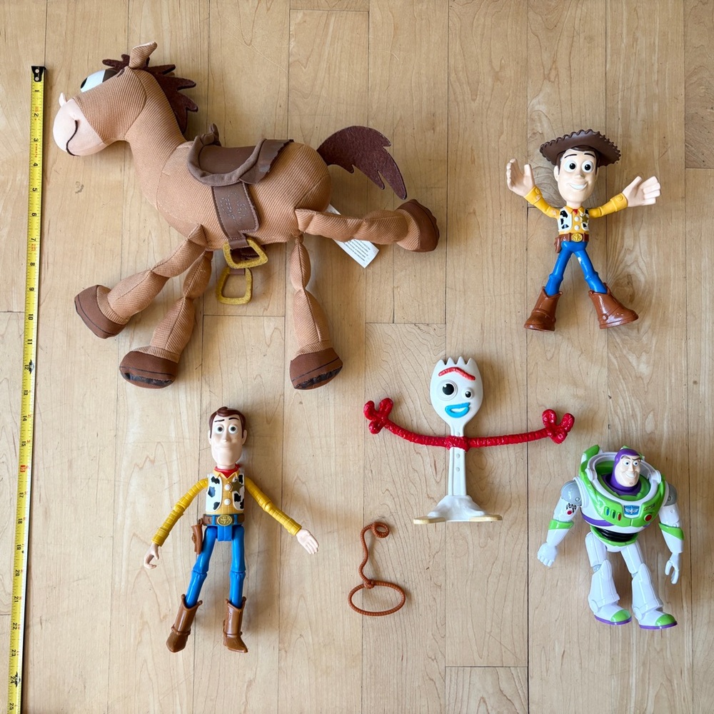 Toy Story Woody, Bullseye, Forky and Buzz Lightyear figures / stuffed animal